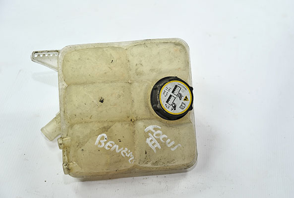 ford cıkma yedek focus 3 benzinli yedek su bidonu